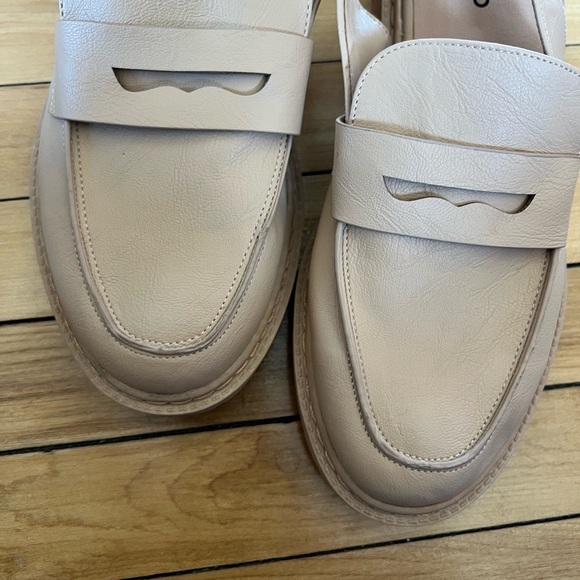 Torrid beige slingback lug loafer shoes - Picture 2 of 8